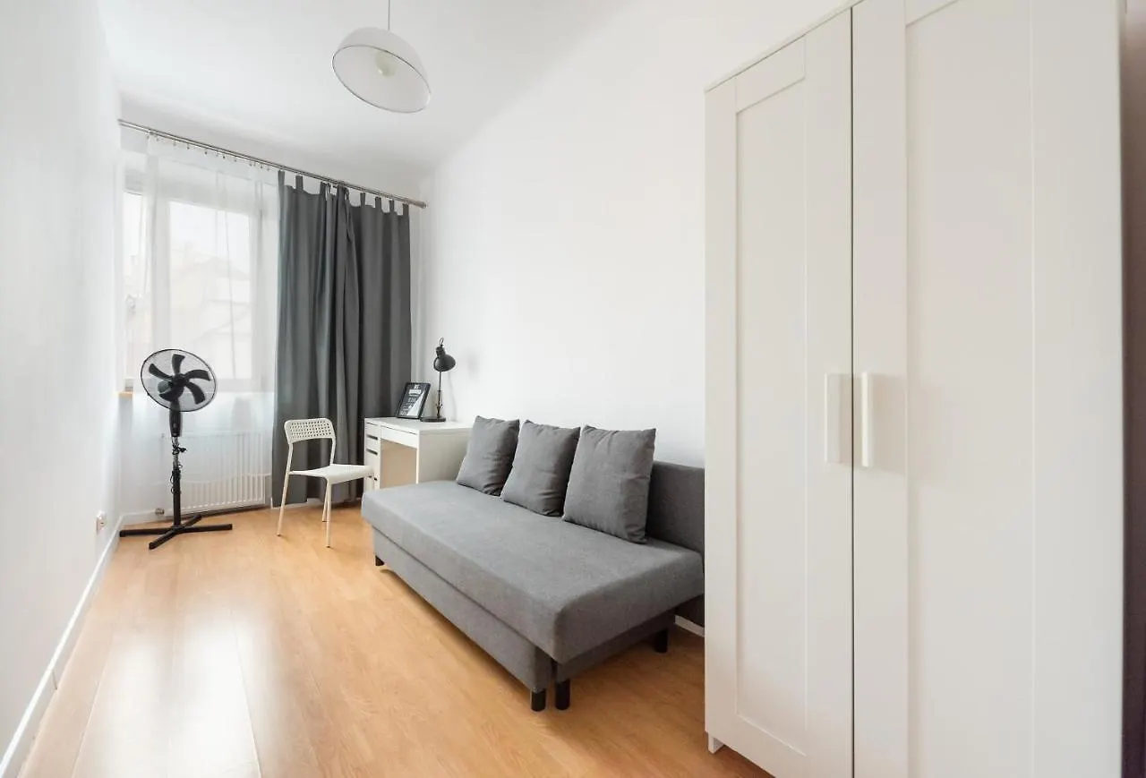 Old Town 5-Bedroom Apartment ワルシャワ