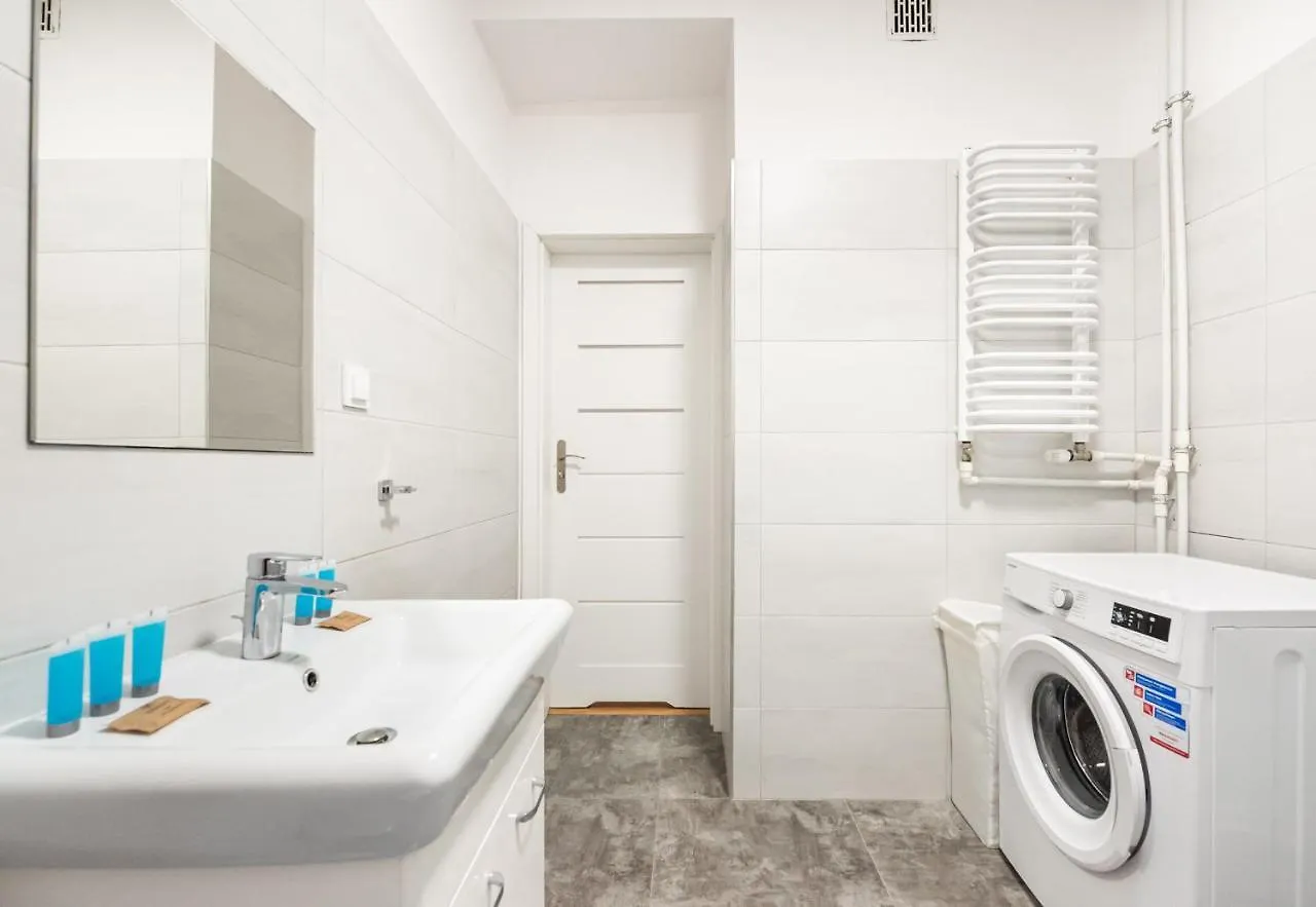 Old Town 5-Bedroom Apartment ワルシャワ