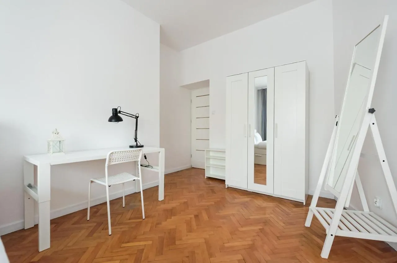 Old Town 5-Bedroom Apartment ワルシャワ