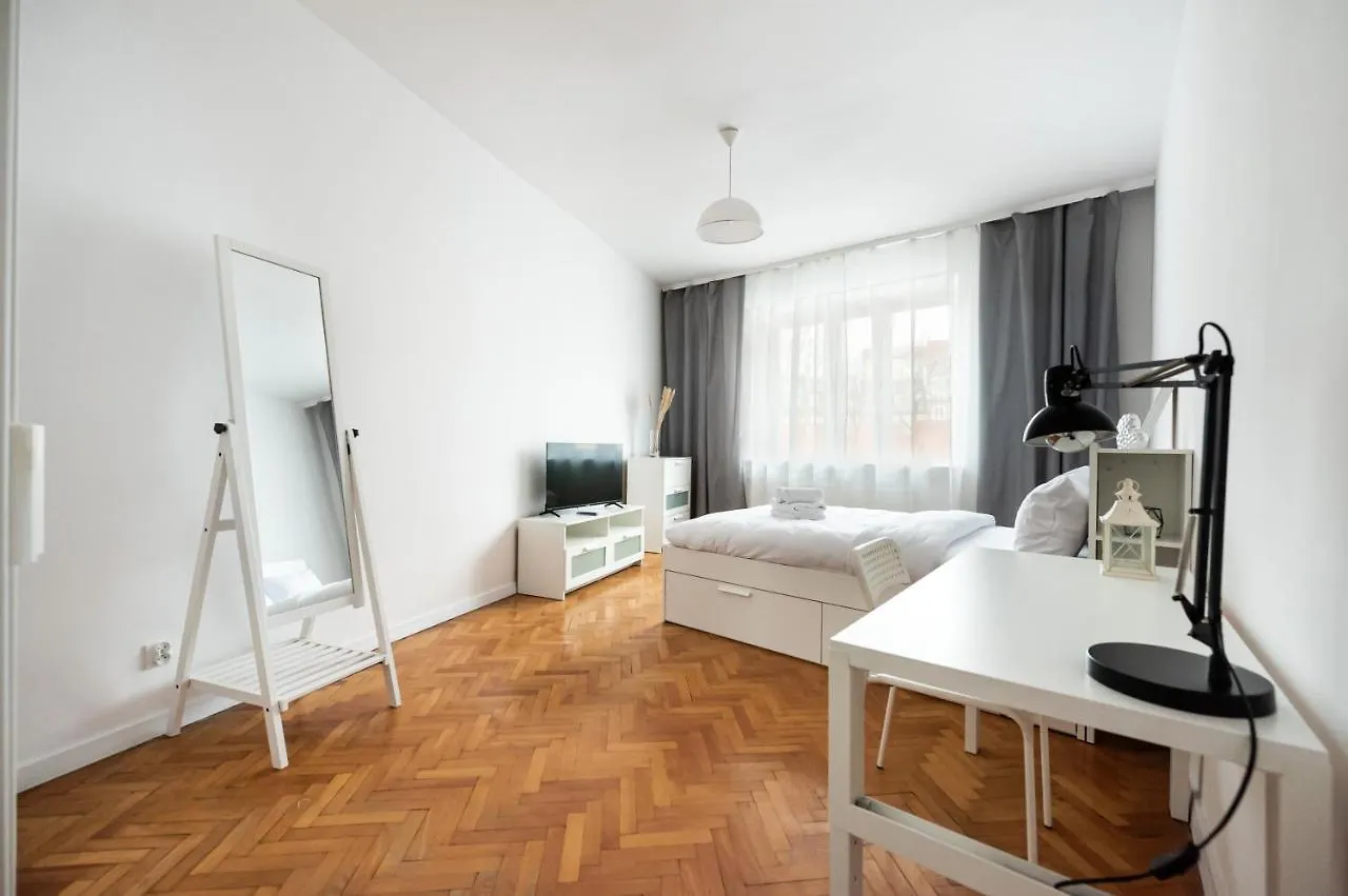 Old Town 5-Bedroom Apartment ワルシャワ